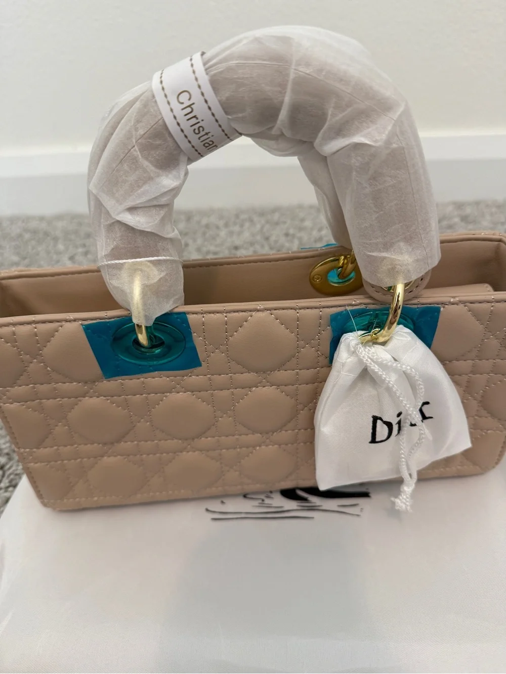 INSPIRED LADY D - JOY BAG in beige - Picture 4 of 5